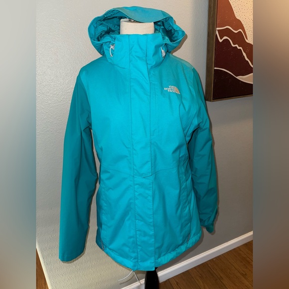 THE NORTH FACE INLUX INSULATED HYVENT JACKET WOMEN'S SIZE MEDIUM 
Turquoise - Picture 1 of 13